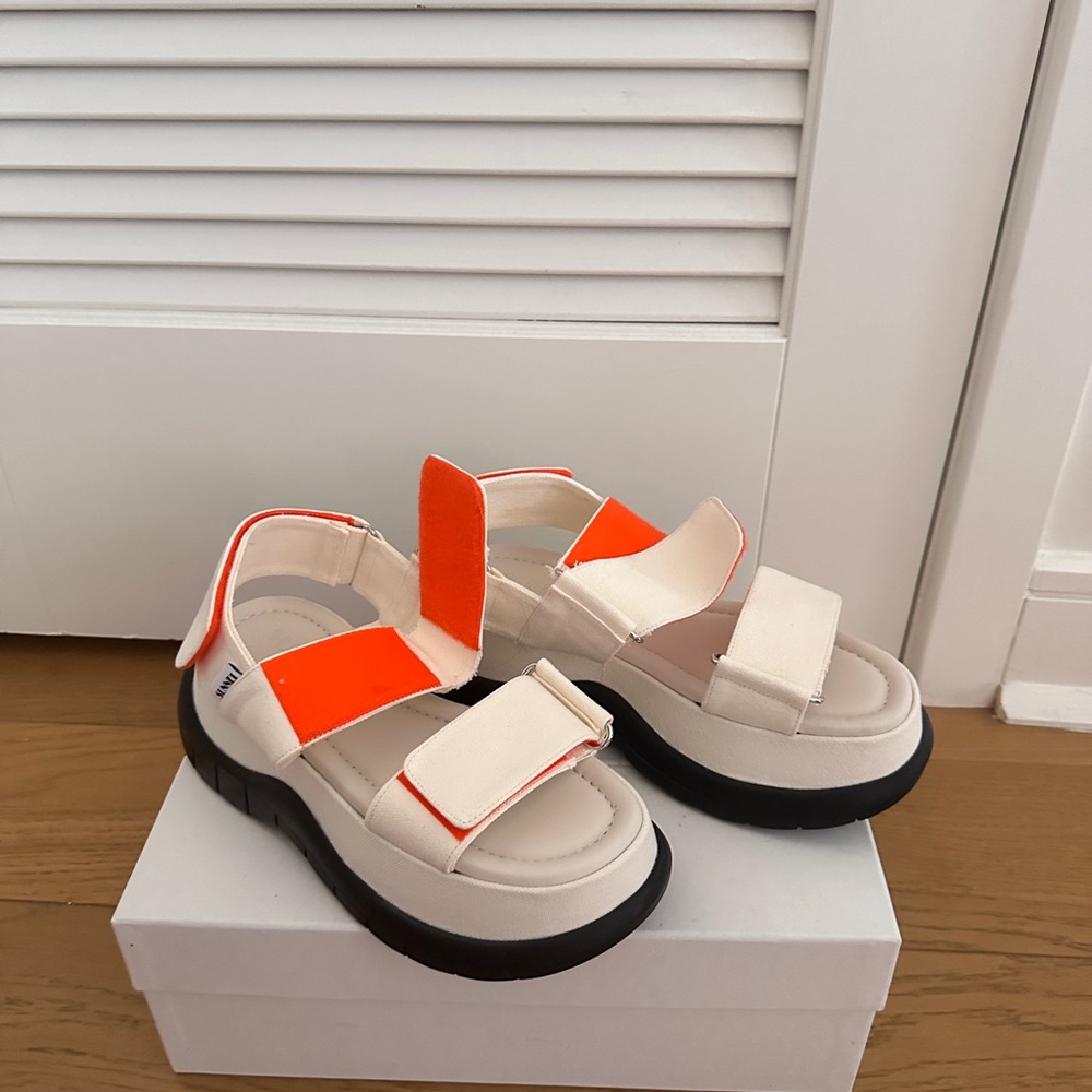SUNNEI Exclusive white platform sandals